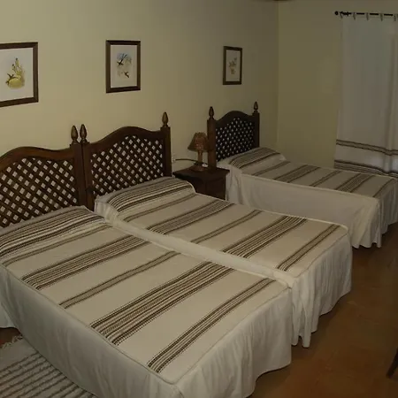Rural San Roque 2* Pitres